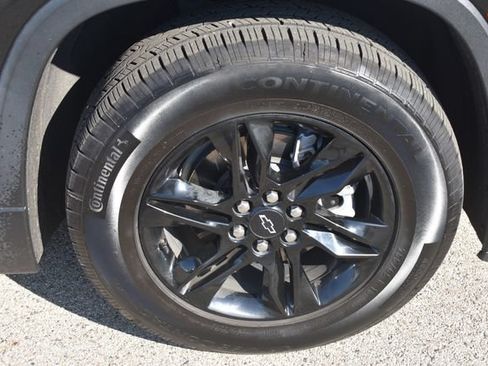 Used 2023 Chevrolet Traverse LT w/ Midnight/Sport Edition AWD/4WD image 11