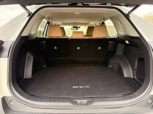 Used 2019 Toyota RAV4 Limited w/ Carpet Mat Package AWD/4WD image 25