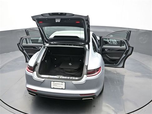 Used 2019 Porsche Panamera 4 image 26