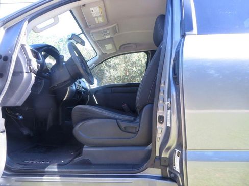 Used 2017 Nissan Titan SV RWD image 13