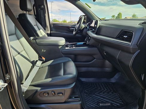 Certified 2025 Chevrolet Suburban LT w/ Comfort Package RWD image 28