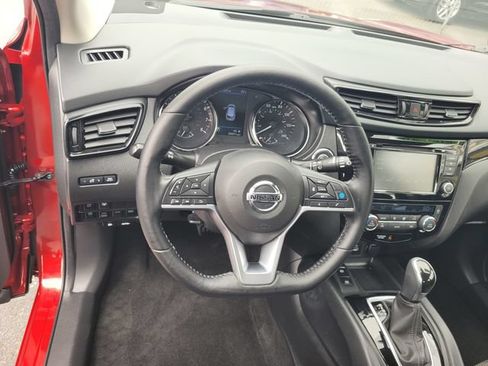 Used 2022 Nissan Rogue Sport SV w/ Technology Package AWD/4WD image 30