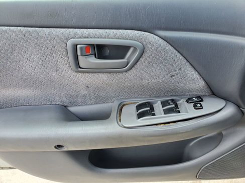 Used 2000 Toyota Camry LE image 14