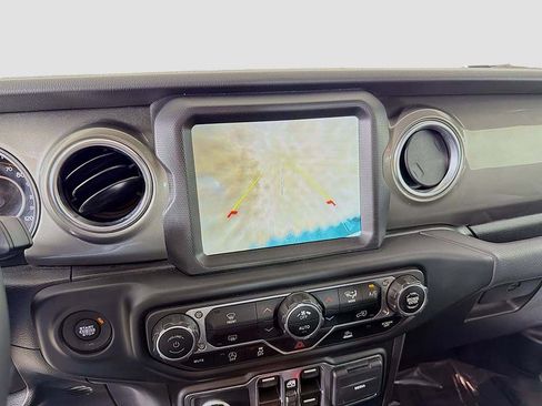 Used 2023 Jeep Gladiator Overland AWD/4WD image 33