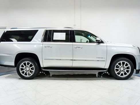 Used 2020 GMC Yukon XL Denali image 9
