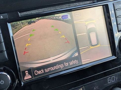 Used 2018 Nissan Rogue SL FWD image 11