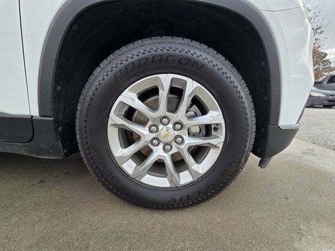 Used 2019 Chevrolet Traverse LT image 30