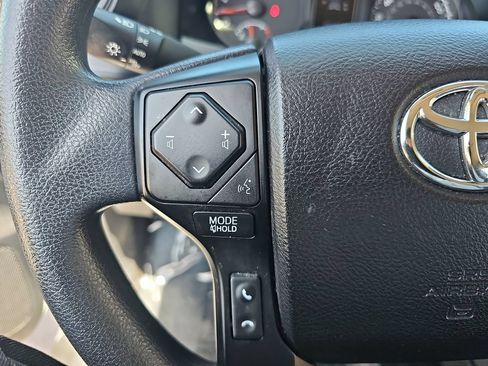 Used 2022 Toyota Tacoma SR AWD/4WD image 17