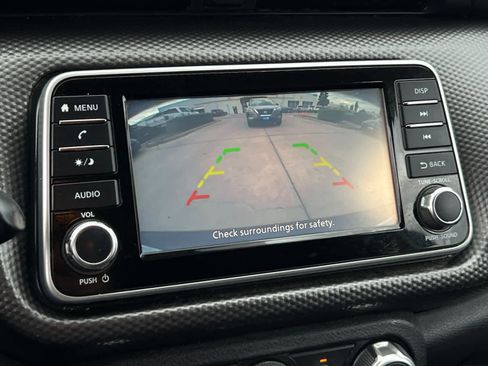 Used 2018 Nissan Kicks S image 19