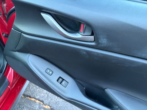Used 2016 MAZDA MX-5 Miata Sport RWD image 16