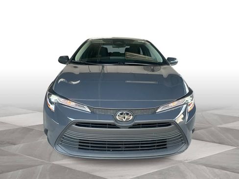 Used 2025 Toyota Corolla LE FWD image 3