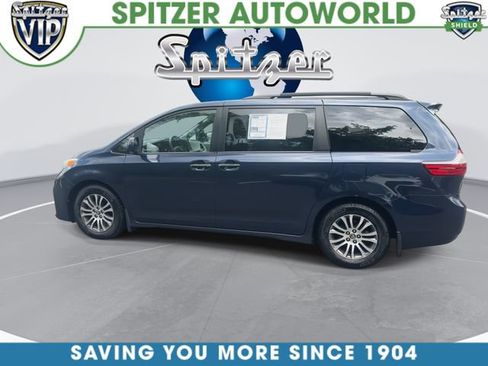 Used 2018 Toyota Sienna XLE w/ Carpet Mat Package FWD image 7