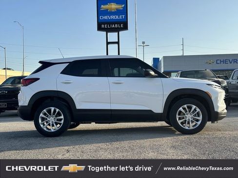 New 2026 Chevrolet TrailBlazer LS w/ LS Convenience Package FWD image 3