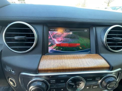 Used 2015 Land Rover LR4 HSE image 18