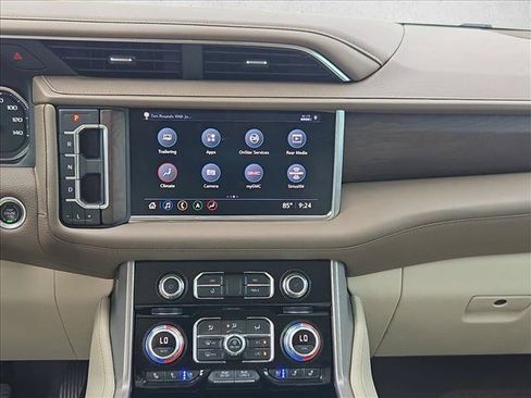 Used 2021 GMC Yukon Denali w/ LPO, Illumination Package AWD/4WD image 8