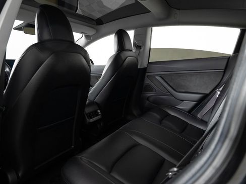 Used 2018 Tesla Model 3 Long Range image 19