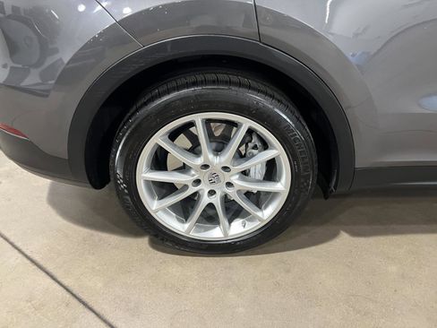 Used 2019 Porsche Cayenne image 44