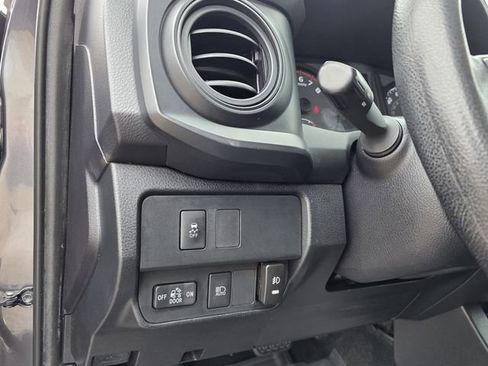 Used 2021 Toyota Tacoma SR w/ SR Convenience Package image 17