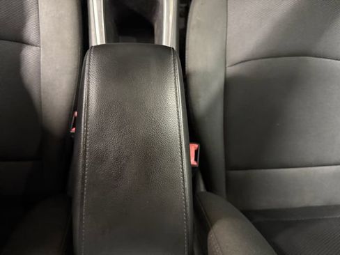 Used 2018 Chevrolet Cruze LT w/ Convenience Package FWD image 14