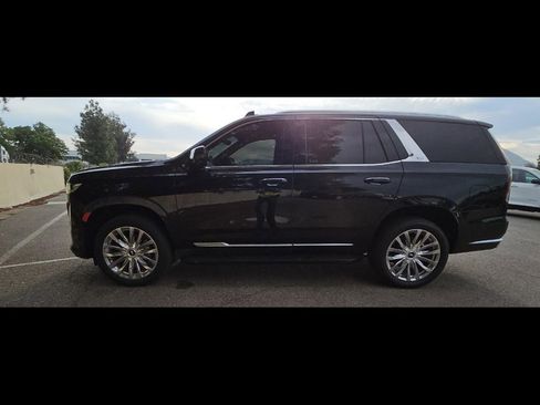 Used 2023 Cadillac Escalade Premium Luxury image 3