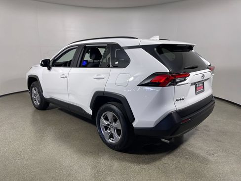 Used 2025 Toyota RAV4 XLE AWD/4WD image 5