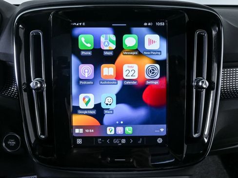 Certified 2025 Volvo XC40 B5 Plus image 17