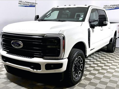 Used 2025 Ford F250 Platinum image 1