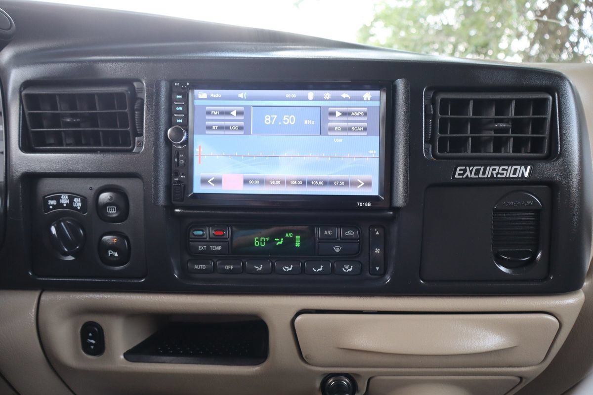 Used 2005 Ford Excursion Limited AWD/4WD image 36