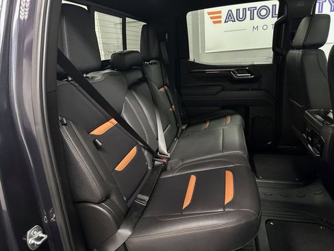 Used 2025 GMC Sierra 1500 AT4 w/ AT4 Premium Package AWD/4WD image 21