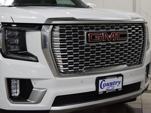 Used 2024 GMC Yukon XL Denali AWD/4WD image 13