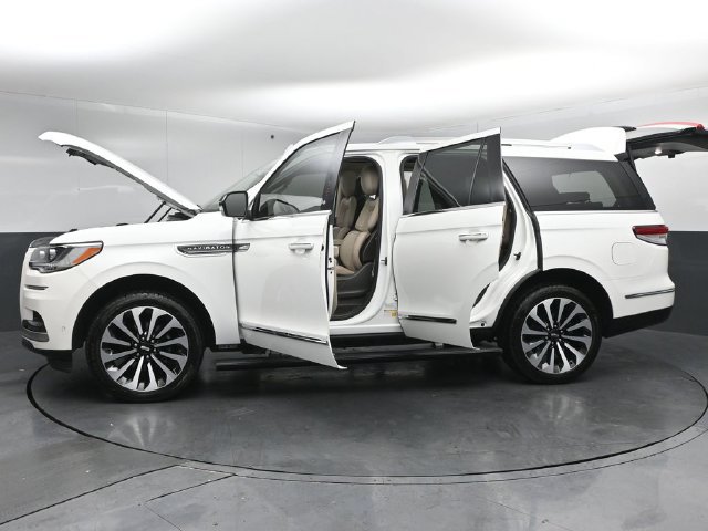 Certified 2023 Lincoln Navigator Reserve RWD image 59