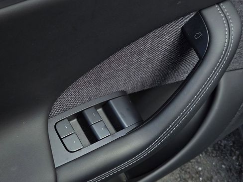 Used 2023 Tesla Model S Standard Range image 11