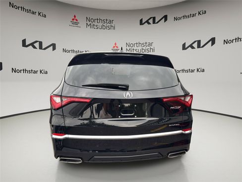 Used 2023 Acura MDX SH-AWD w/ Technology Package image 4