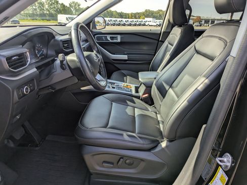 Certified 2023 Ford Explorer XLT w/ Equipment Group 202A image 14