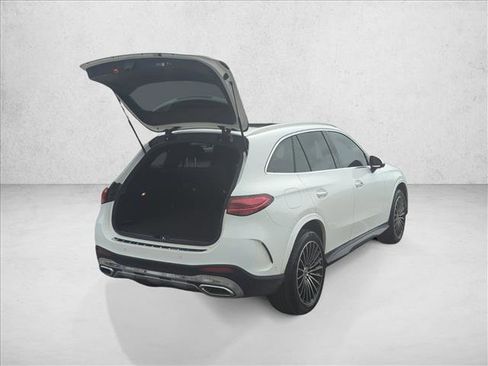 Used 2023 Mercedes-Benz GLC 300 4MATIC image 10