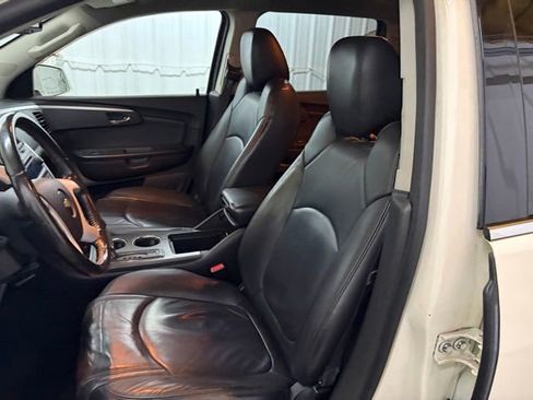 Used 2012 Chevrolet Traverse LT FWD image 29