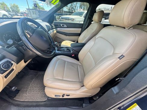 Used 2017 Ford Explorer XLT w/ Equipment Group 202A FWD image 10