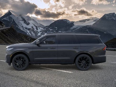 New 2026 Lincoln Navigator Reserve w/ Jet Appearance Package image 3