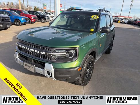 Used 2025 Ford Bronco Sport Badlands image 12