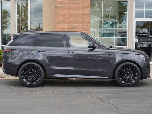Used 2026 Land Rover Range Rover Sport Dynamic SE AWD/4WD image 7