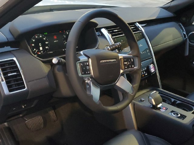 Certified 2026 Land Rover Discovery S AWD/4WD image 17