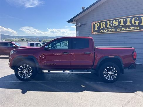 Used 2024 GMC Canyon Denali AWD/4WD image 8