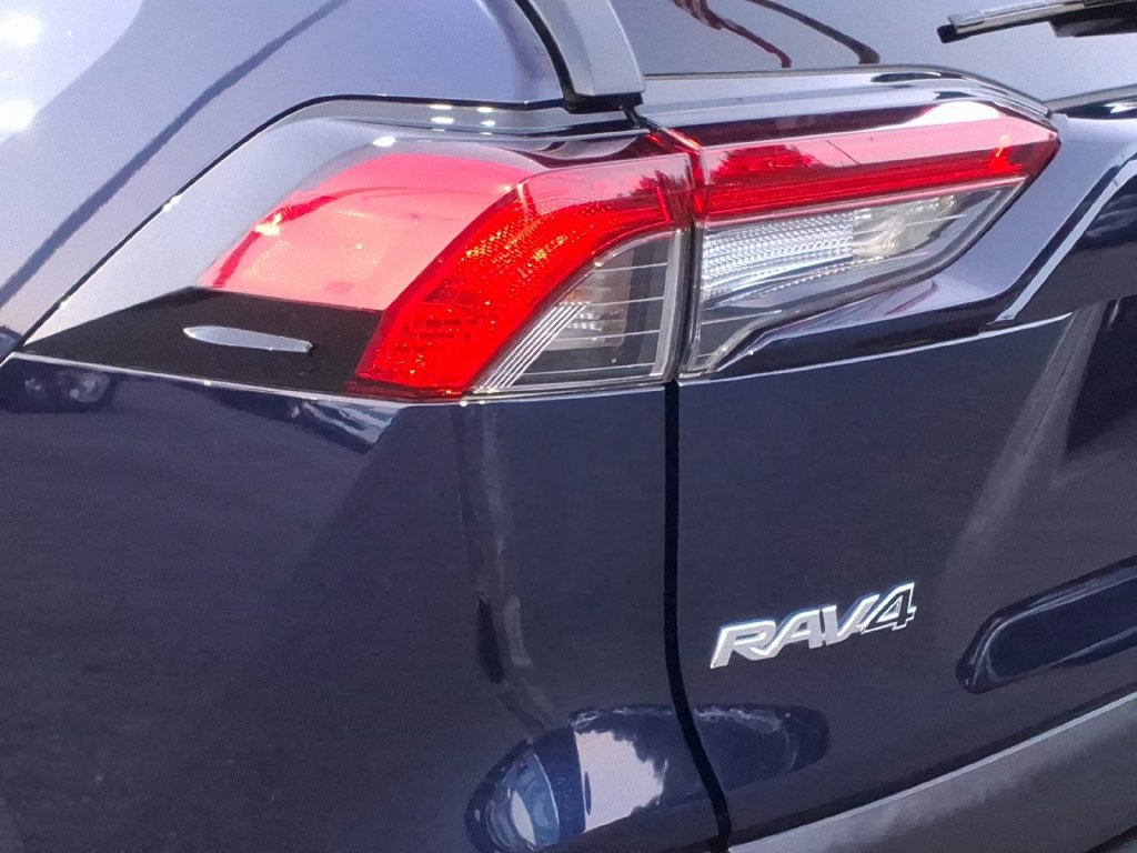 Used 2023 Toyota RAV4 XLE AWD/4WD image 9