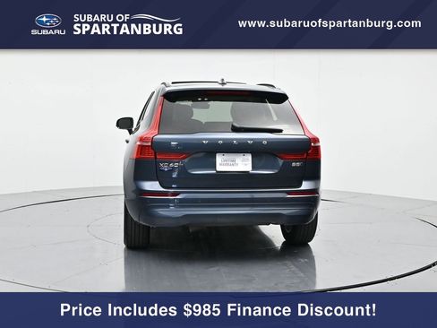 Used 2022 Volvo XC60 B5 Momentum image 8