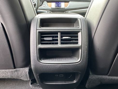 Certified 2025 Cadillac XT5 Premium Luxury image 8