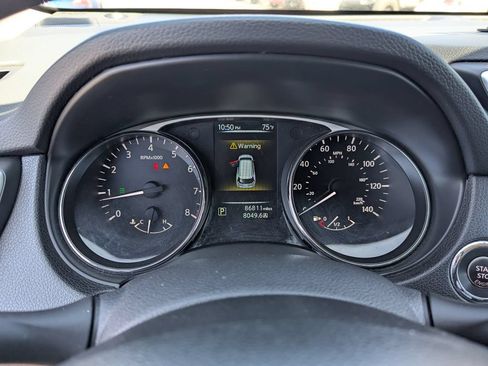 Used 2014 Nissan Rogue SV AWD/4WD image 22