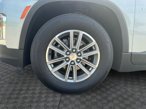 Used 2023 Chevrolet Traverse LT w/ LPO, Cargo Package AWD/4WD image 14
