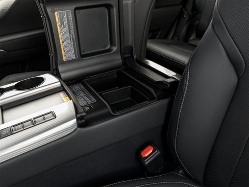 Used 2024 Lexus LX 600 4WD w/ Luxury Package image 25