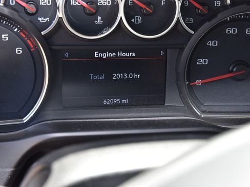 Used 2021 Chevrolet Silverado 1500 LT w/ Convenience Package II AWD/4WD image 8