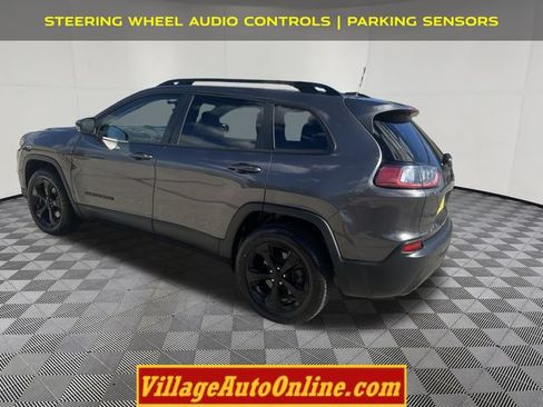 Used 2019 Jeep Cherokee Latitude Plus AWD/4WD image 2